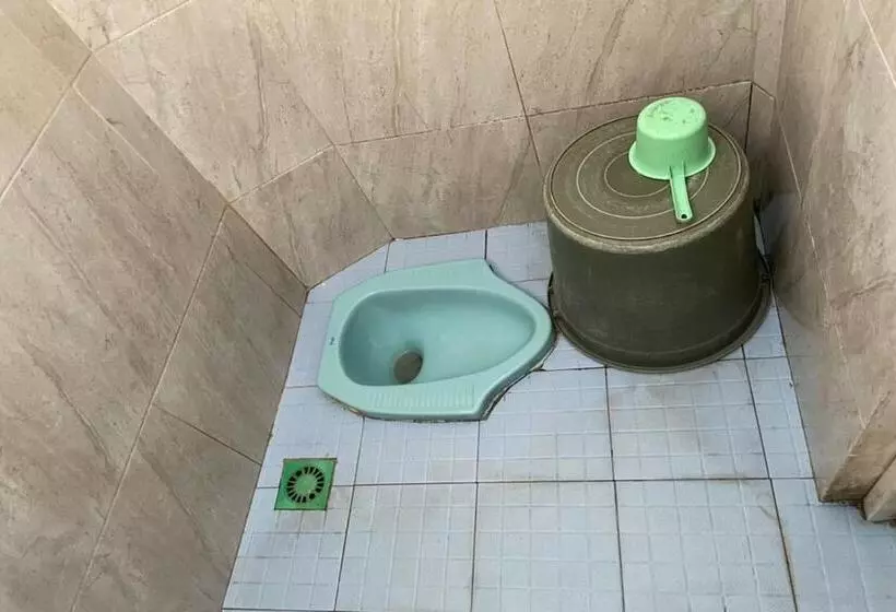 Hotelli Spot On 93754 Buduran Homestay Syariah