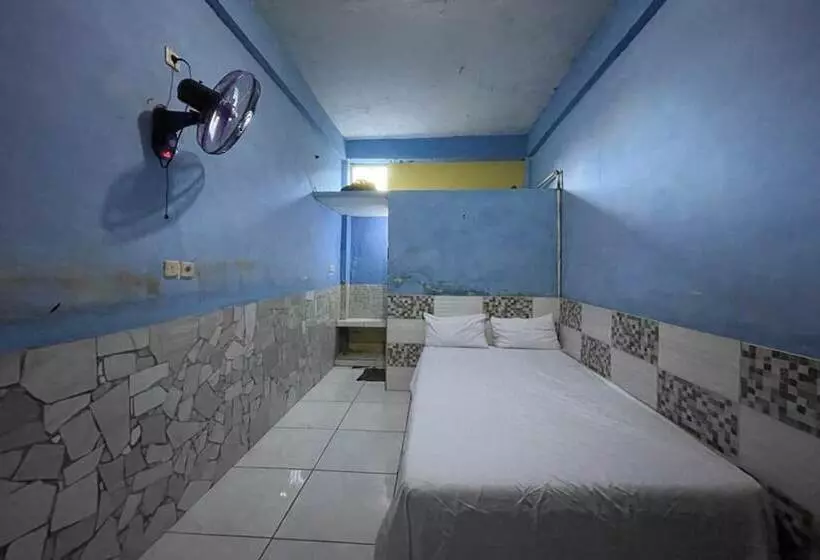 Hotelli Spot On 93754 Buduran Homestay Syariah