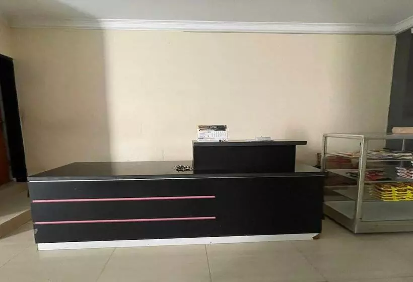 Hotelli Spot On 93754 Buduran Homestay Syariah