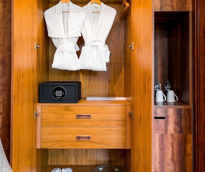 فندق Holitel Anjuna Goa