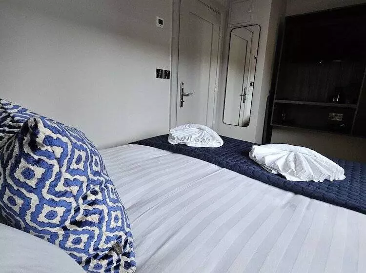 پانسیون The Abbeygate Townhouse