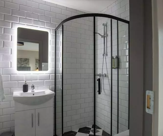 پانسیون The Abbeygate Townhouse