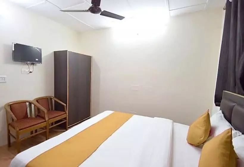 Fabhotel Annapurna