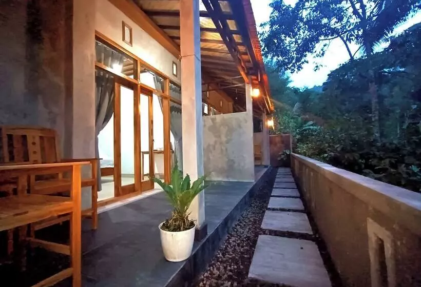 ホテル Artomoro Bali