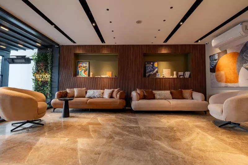 Hotelli Fly Point Airport