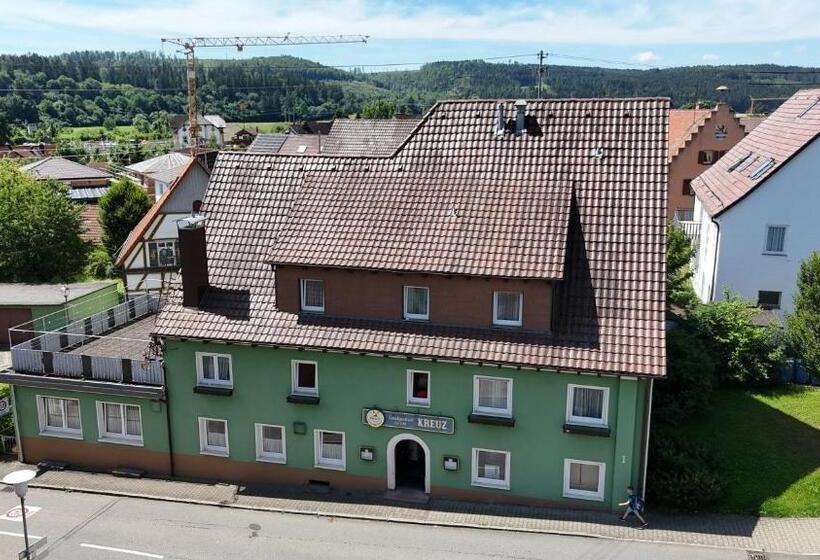 فندق صغير Landgasthof Kreuz Mit Gästehaus