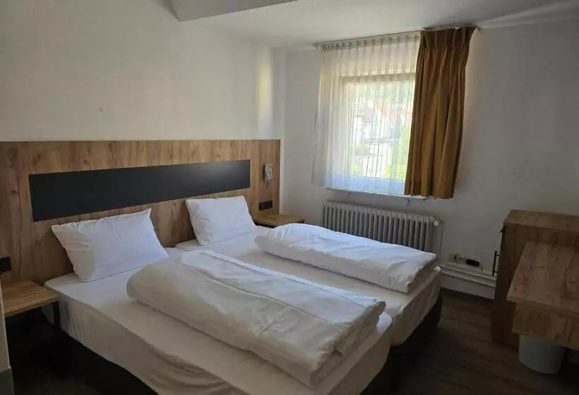 Retkeilymaja Landgasthof Kreuz Mit Gästehaus