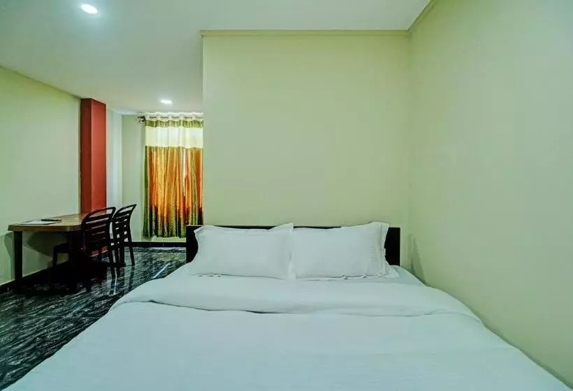 ホテル Oyo Vati Guesthouse