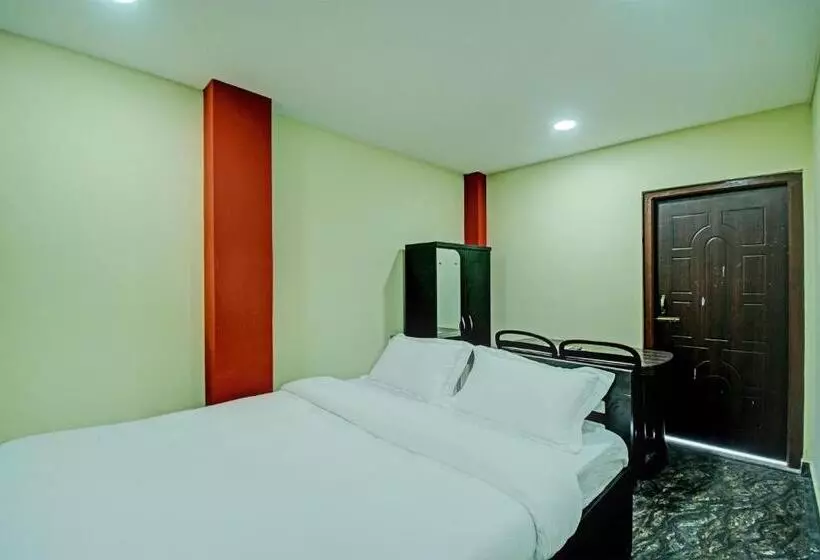 ホテル Oyo Vati Guesthouse