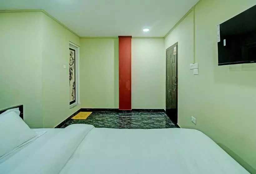 ホテル Oyo Vati Guesthouse