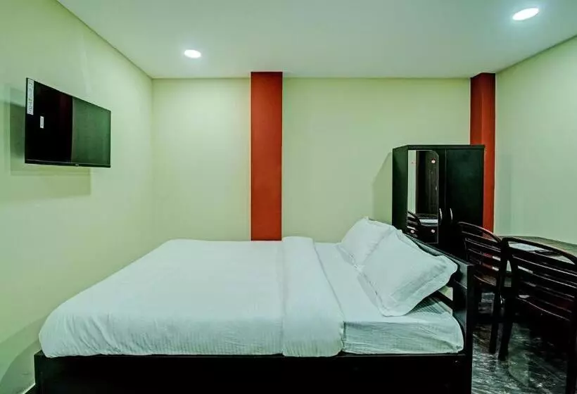 ホテル Oyo Vati Guesthouse