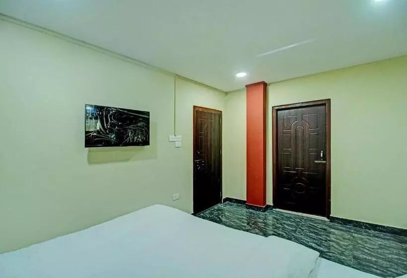 ホテル Oyo Vati Guesthouse