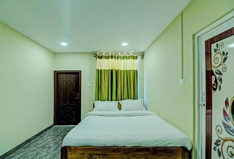 ホテル Oyo Vati Guesthouse