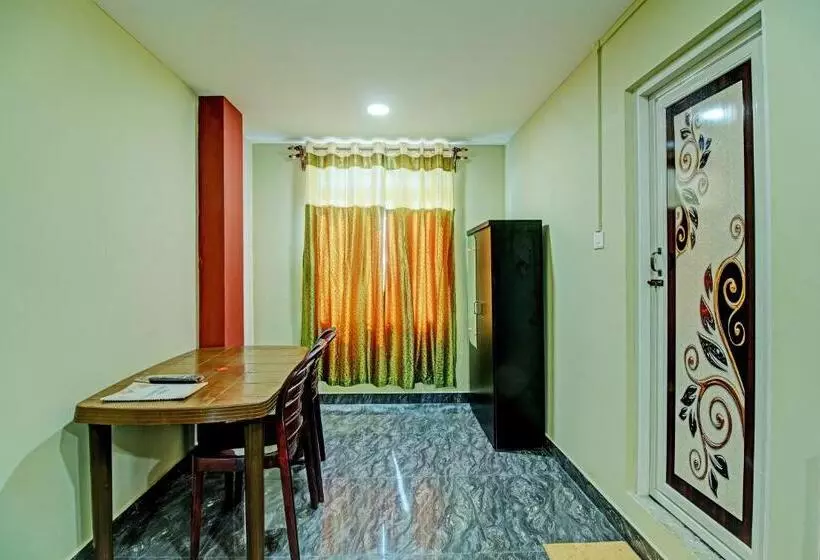 ホテル Oyo Vati Guesthouse