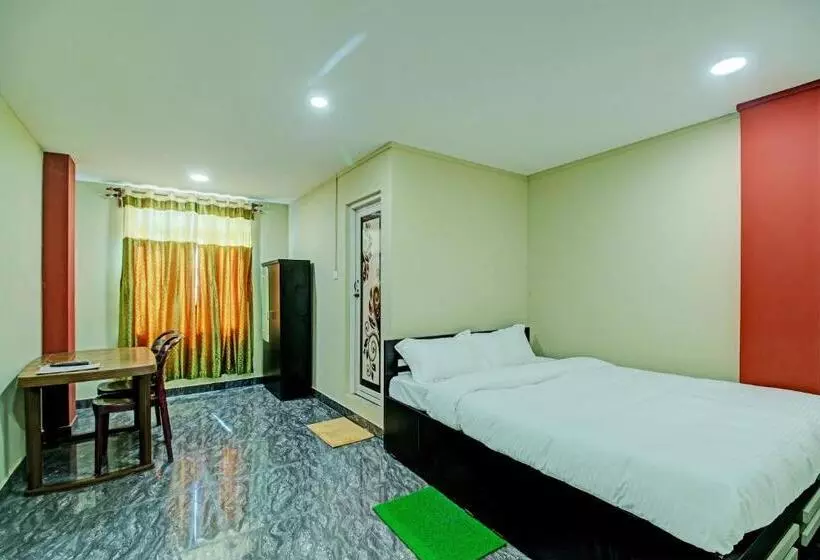ホテル Oyo Vati Guesthouse