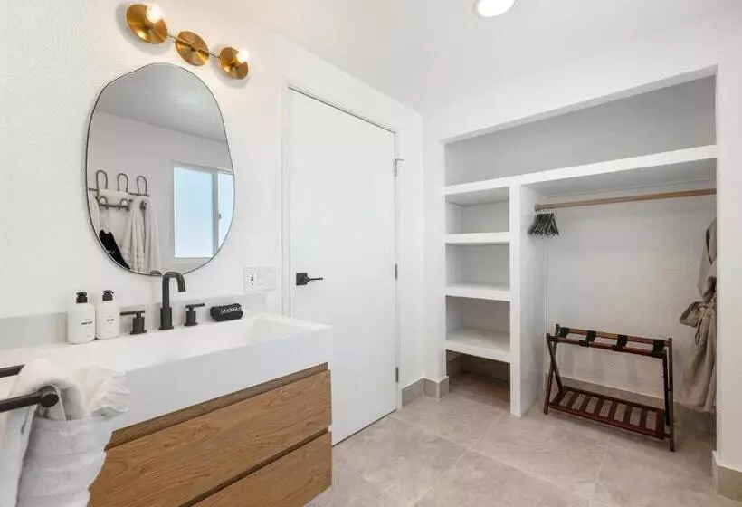 هتل The Maya Suite