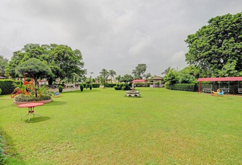 Oyo Hotel Kubervatika