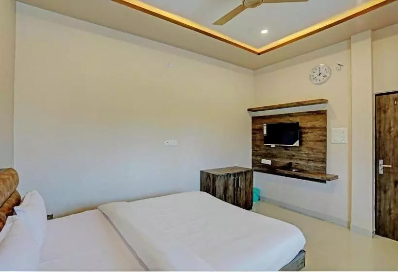 Oyo Hotel Kubervatika