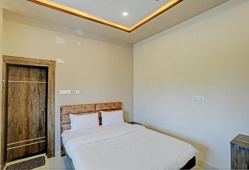 Oyo Hotel Kubervatika