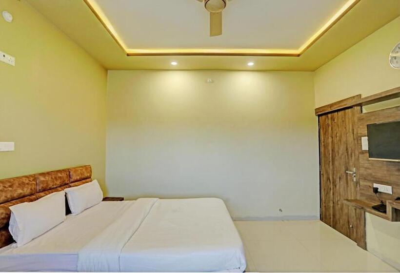 Oyo Hotel Kubervatika