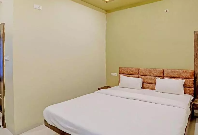 Oyo Hotel Kubervatika