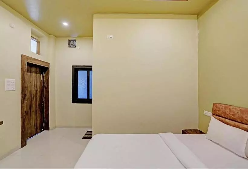 Oyo Hotel Kubervatika
