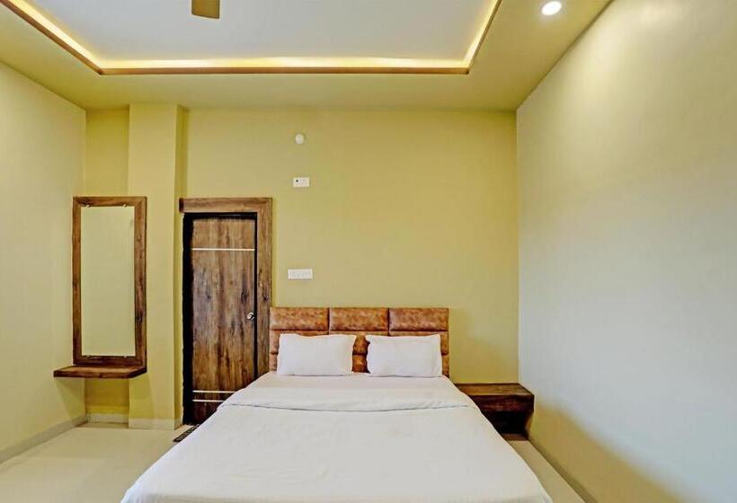 Oyo Hotel Kubervatika