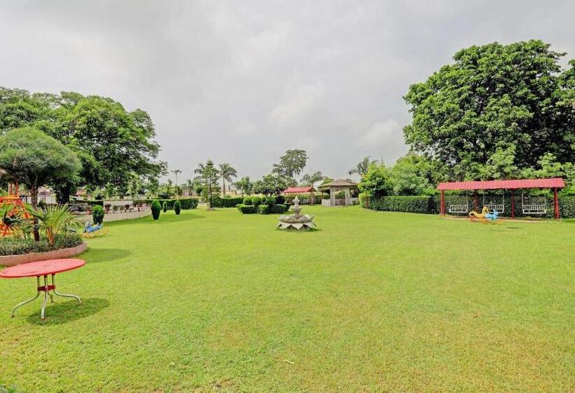 Oyo Hotel Kubervatika