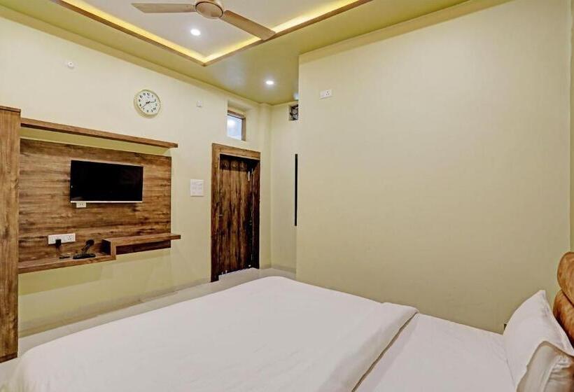 Oyo Hotel Kubervatika