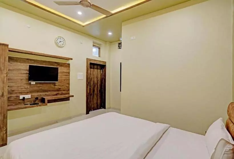 Oyo Hotel Kubervatika