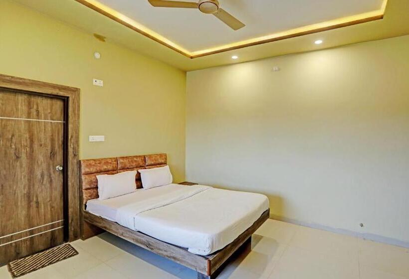 Oyo Hotel Kubervatika