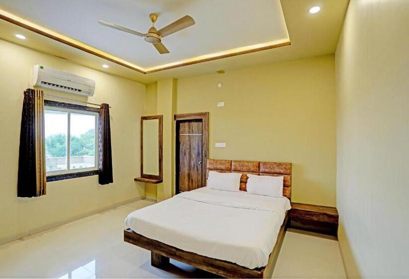 Oyo Hotel Kubervatika