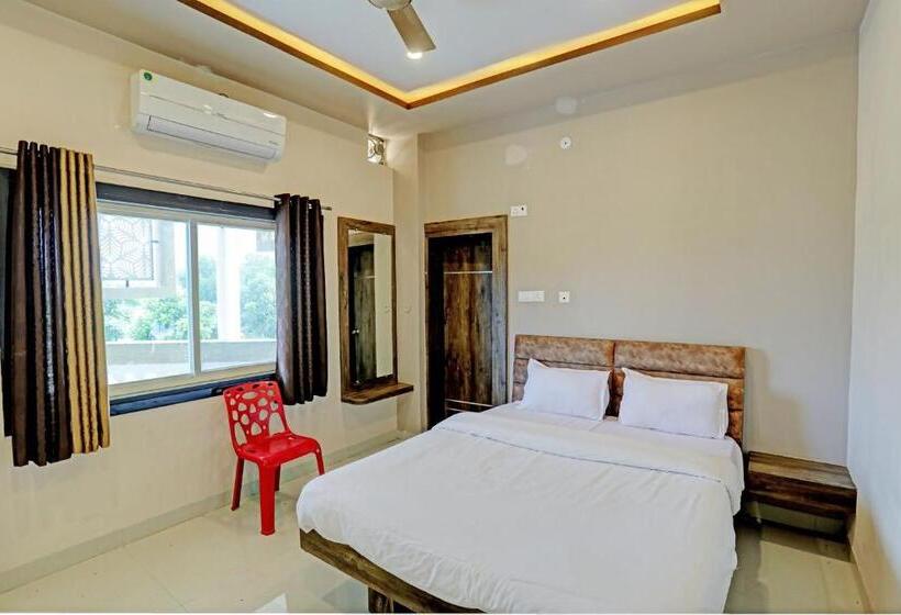 Oyo Hotel Kubervatika