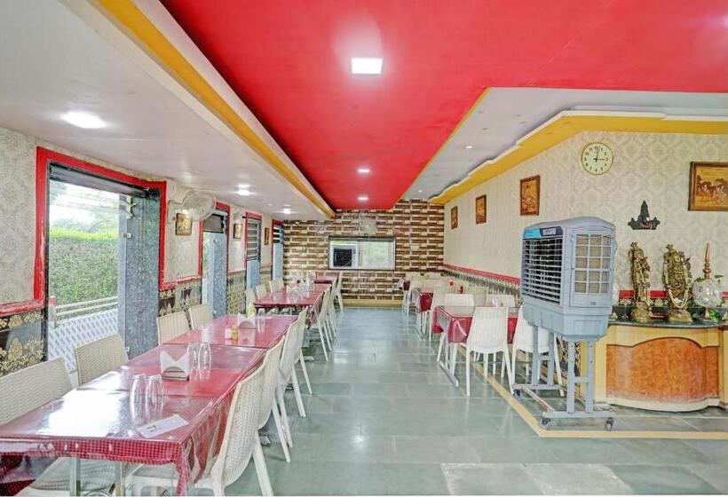 Oyo Hotel Kubervatika