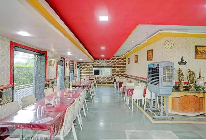 Oyo Hotel Kubervatika