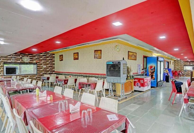 Oyo Hotel Kubervatika