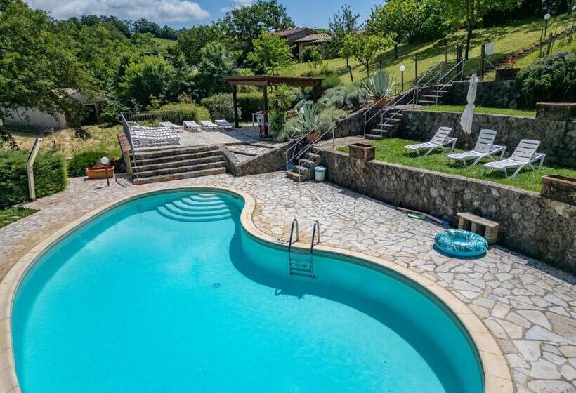 فندق Agriturismo Gli Strambi