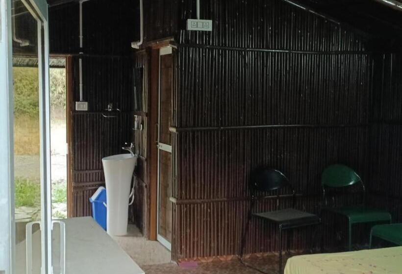 Hotel Giri Ganga Resort