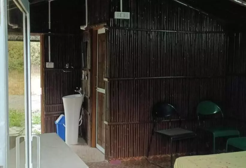 Hotelli Giri Ganga Resort