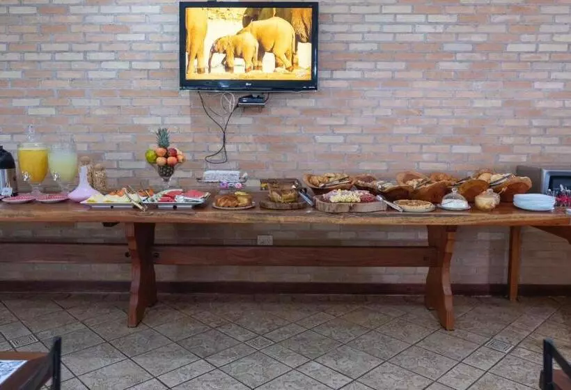 Hotelli Vila Das Palmeiras