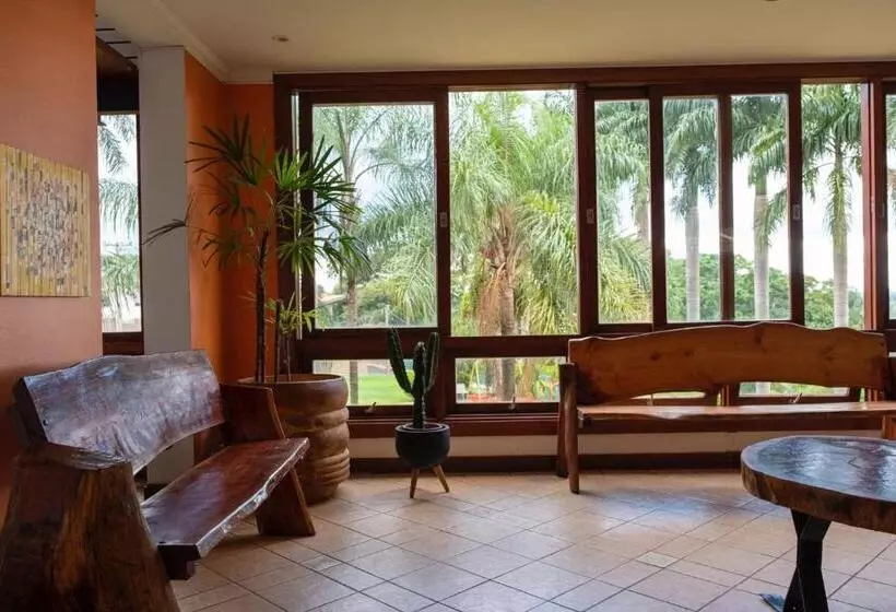 Hotelli Vila Das Palmeiras