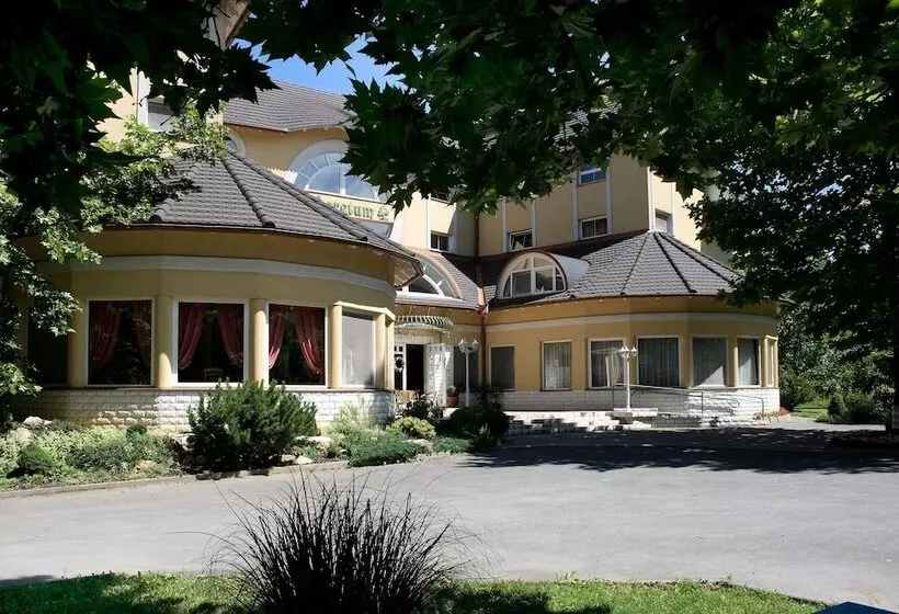 Hotelli Arborétum