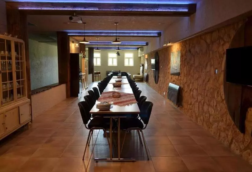 Majatalo Penzión Tokaj Ostrožovič
