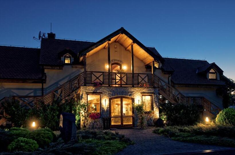 بنسيون Penzión Tokaj Ostrožovič