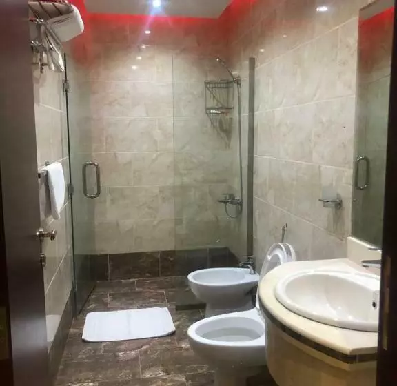 Al Bustan Crown Hotel 1