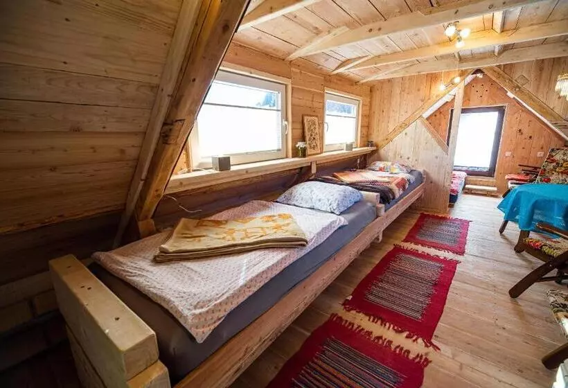 هاستل Cvet Gora  Camping, Glamping And Accomodations