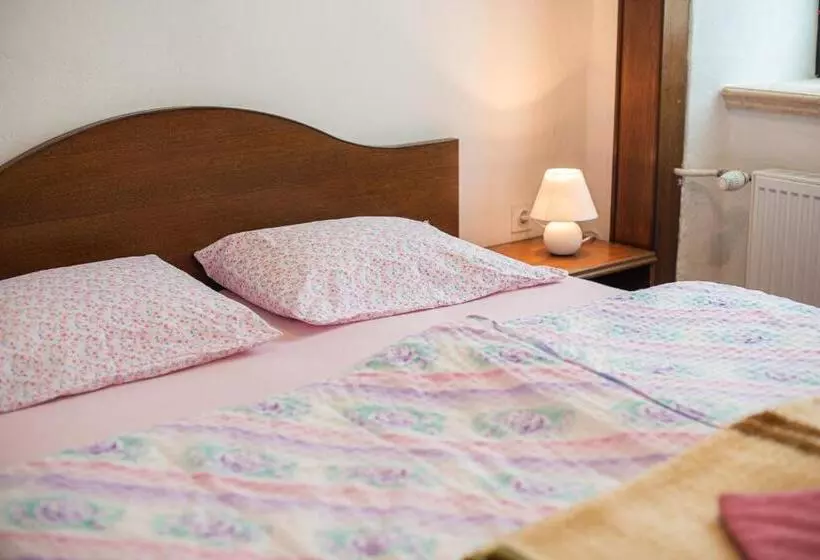 هاستل Cvet Gora  Camping, Glamping And Accomodations