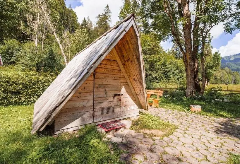 هاستل Cvet Gora  Camping, Glamping And Accomodations