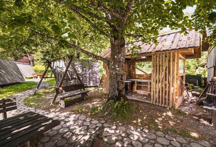 هاستل Cvet Gora  Camping, Glamping And Accomodations