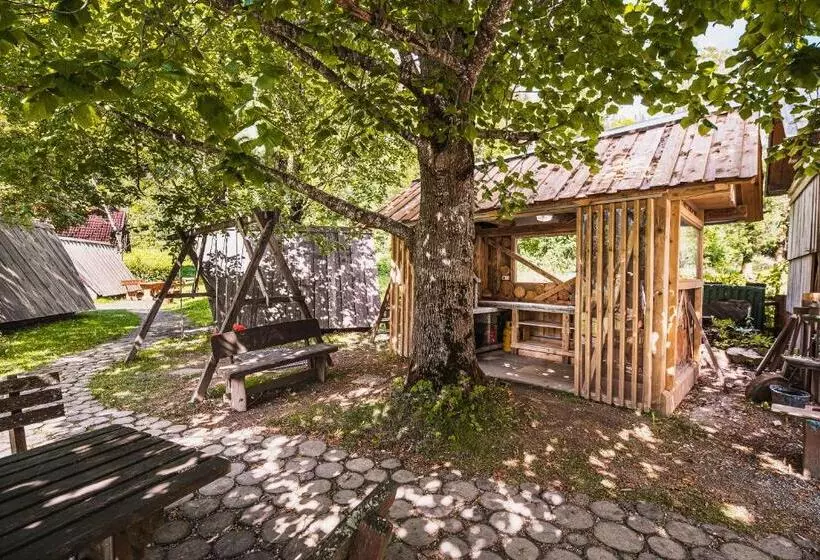 هاستل Cvet Gora  Camping, Glamping And Accomodations